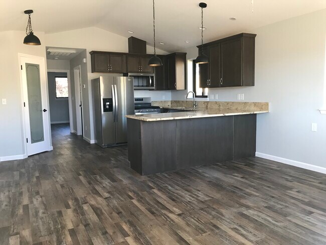 Kitchen/Frontroom/Dining Area - 15 Hilltop Dr