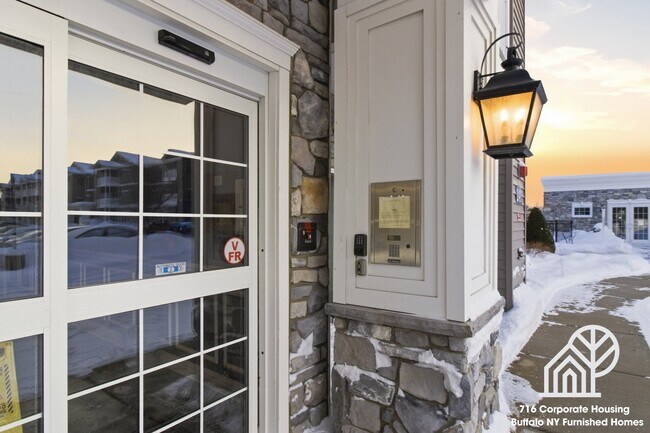 Foto del edificio - 2497 Sweet Home Rd