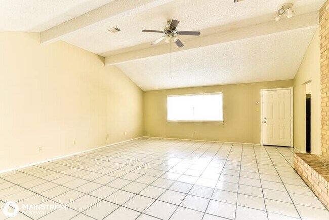 Building Photo - 16319 N Trail Dr, Houston, TX 77073