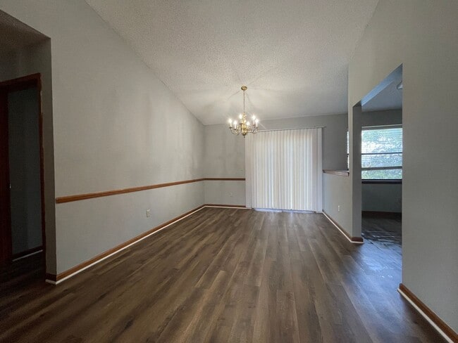 Building Photo - ** Coming Soon ** LARGE 4 BEDROOM IN ICW AREA