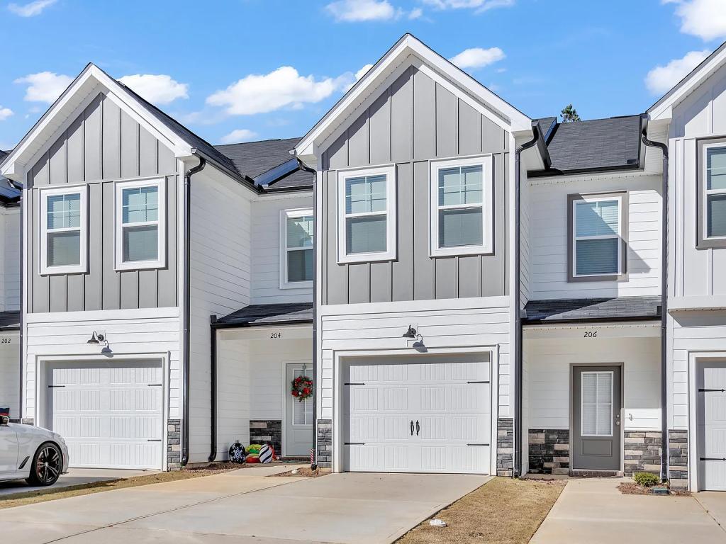 Foto principal - 214 Linsmore Ave