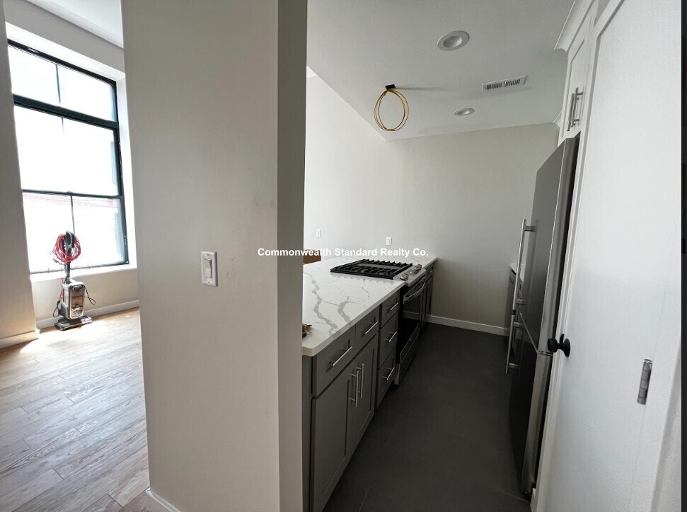 Primary Photo - 1661-1663 Washington St. Unit 306