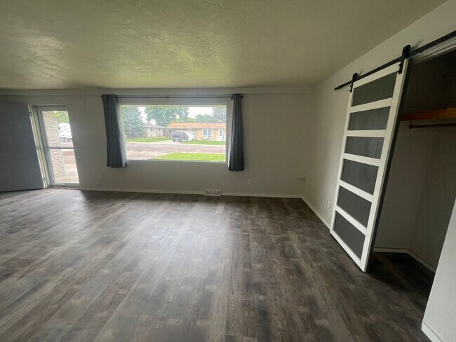 Foto del edificio - 3 Bedroom, 2 Bathroom House - Pet Friendly!