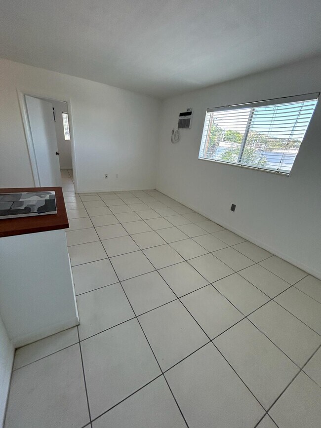 Building Photo - 7901 SW 64th Ave