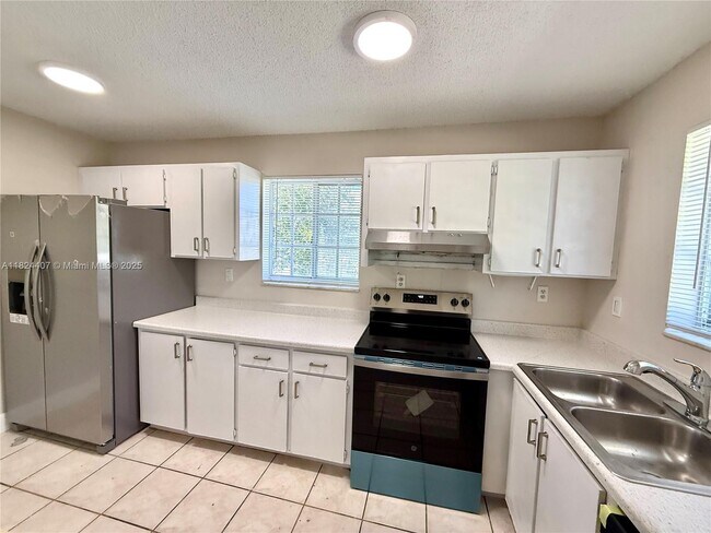 Foto del edificio - 800 SW 10th Ave