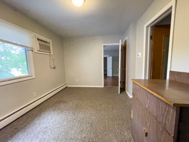 Foto del edificio - Hardwood Floors