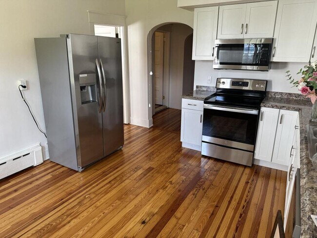 Building Photo - 450 E Drinker St