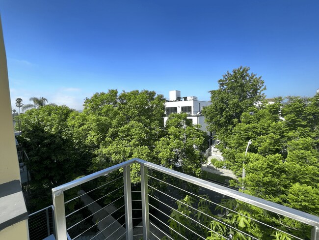 Foto del edificio - Croft Plaza Apartments