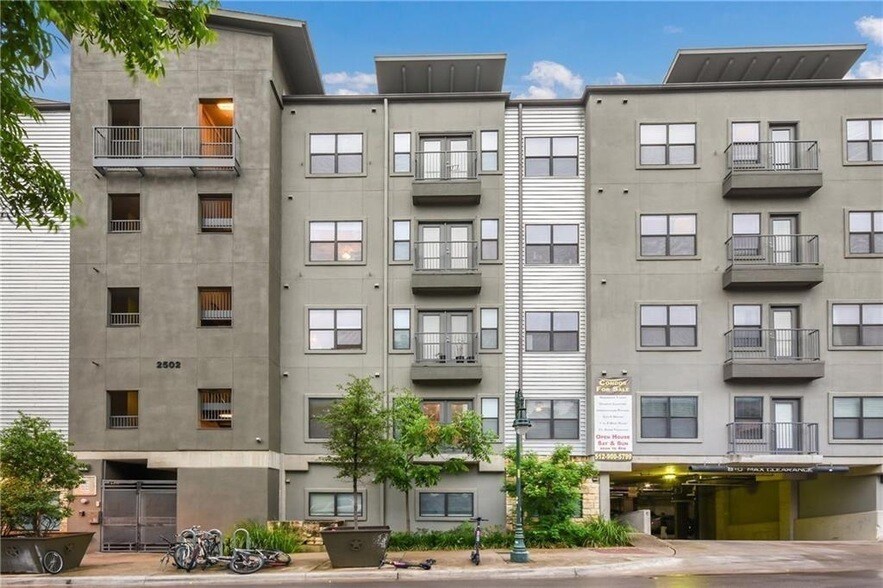 Foto principal - 2502 Leon St