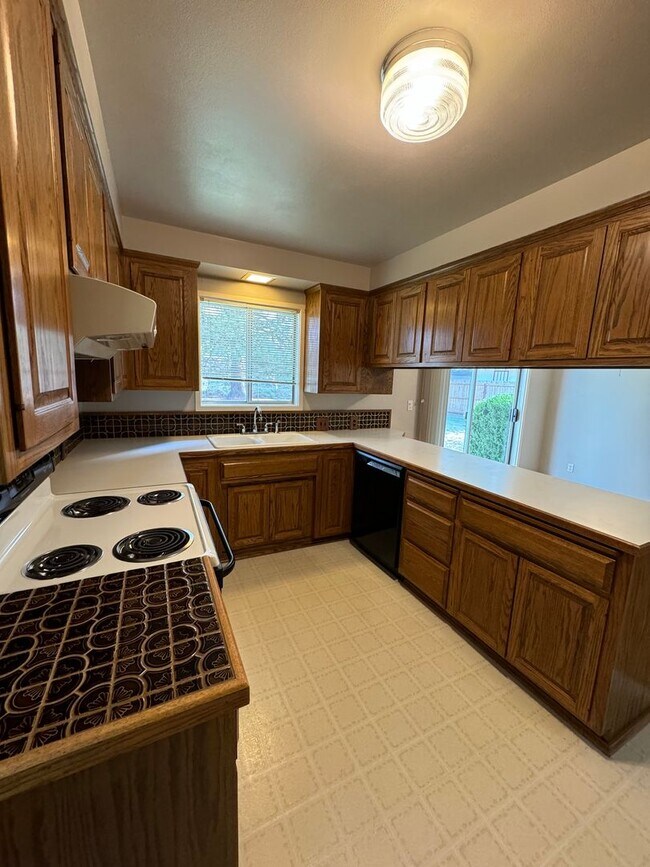 Foto del edificio - 4337 Lombard Dr