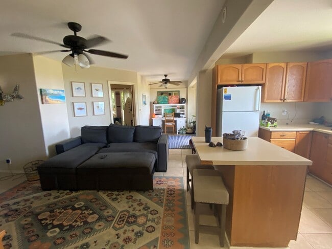 Building Photo - For Rent - 983 Aalapapa Dr. (Upper, Lower)