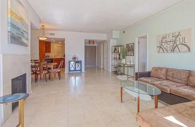 Foto del edificio - 723 Westmount Dr