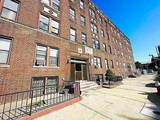 Foto del edificio - 117 Corbin Ave