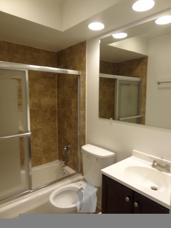 Foto del edificio - 5909 N Kenmore Ave