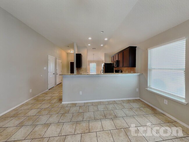 Foto del edificio - 6411 Candlepass Dr