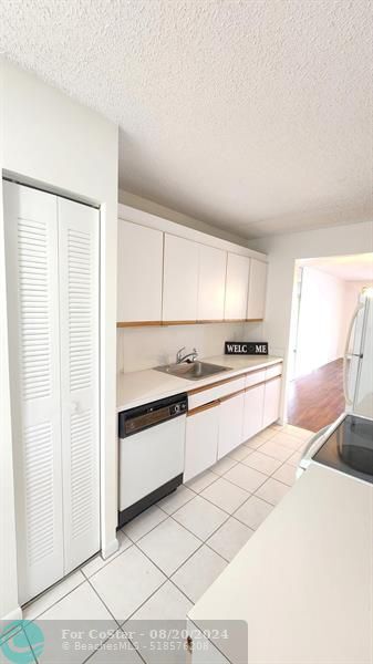 Building Photo - 650 SW 124th Terrace