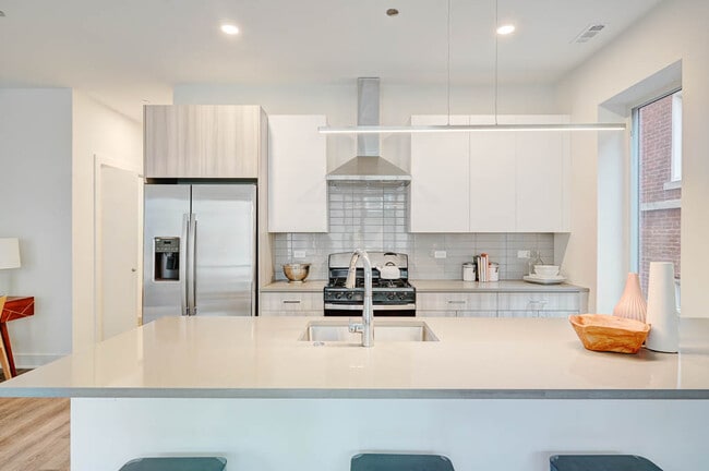 Building Photo - 4452 N Hazel St