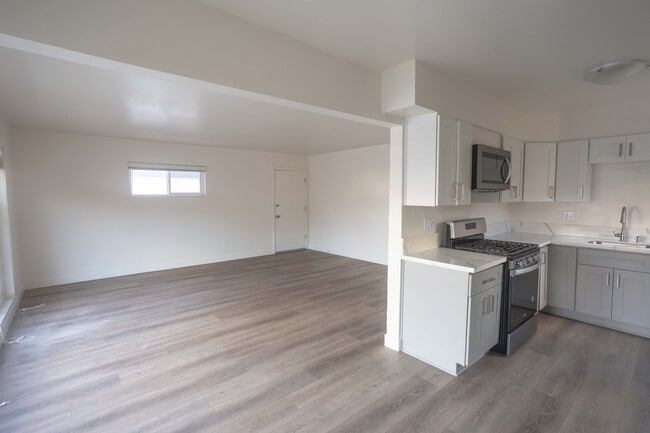 Building Photo - Bay Park Apartments
