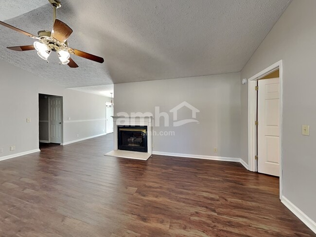 Foto del edificio - 7303 Clearview Dr