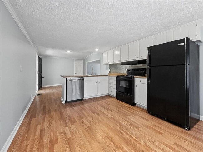 Foto del edificio - 3542 Shoreland Dr
