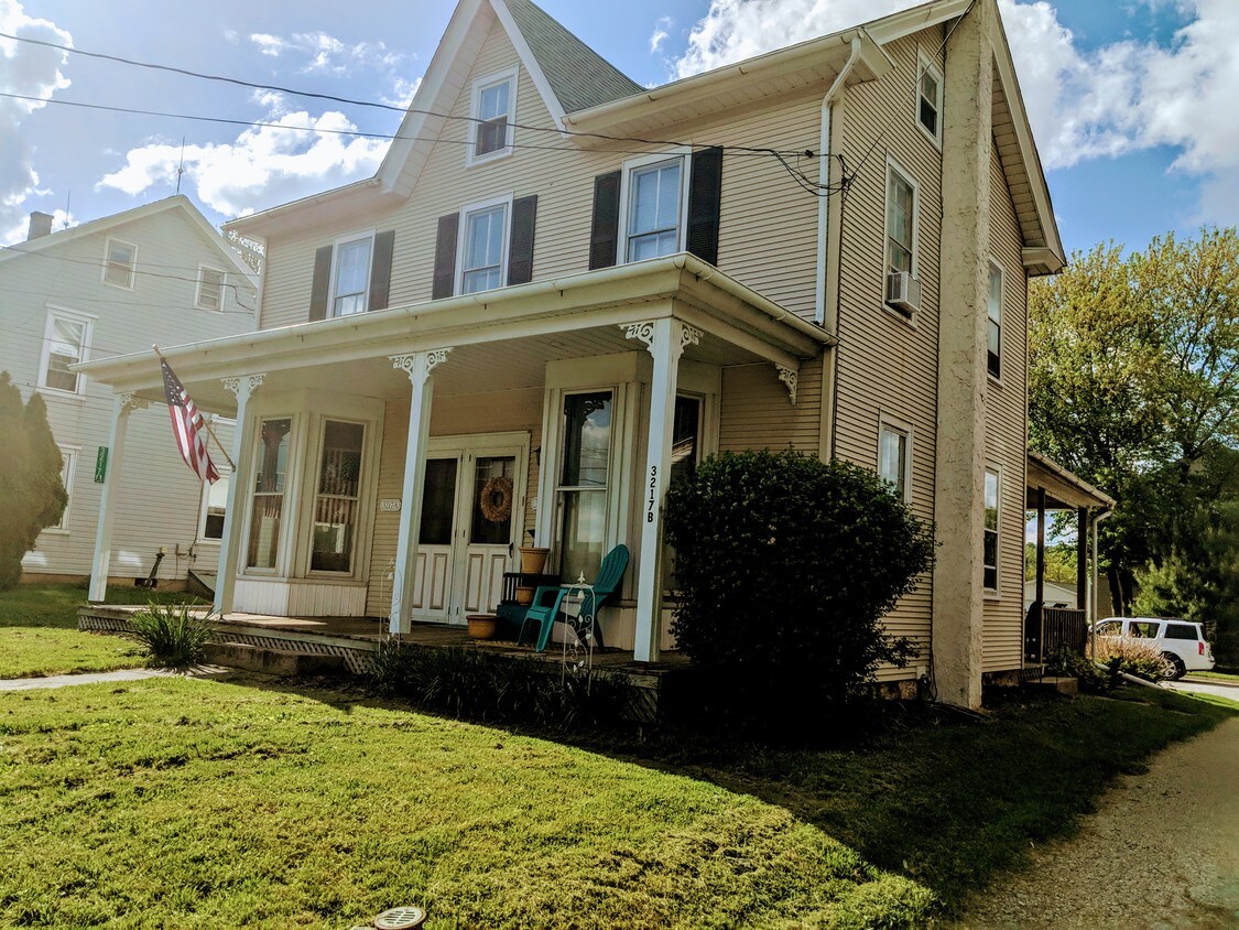 Welcome Home - 3217 Main St