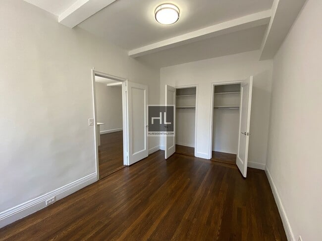 Building Photo - STUNNING East 46th Street 1 Bedroom