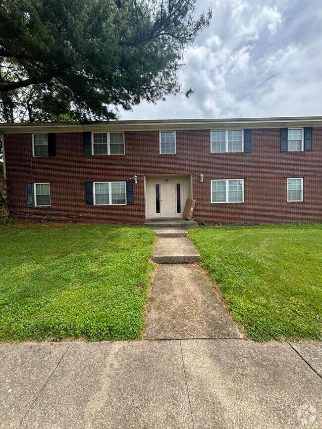 Building Photo - 441 Lenney Dr