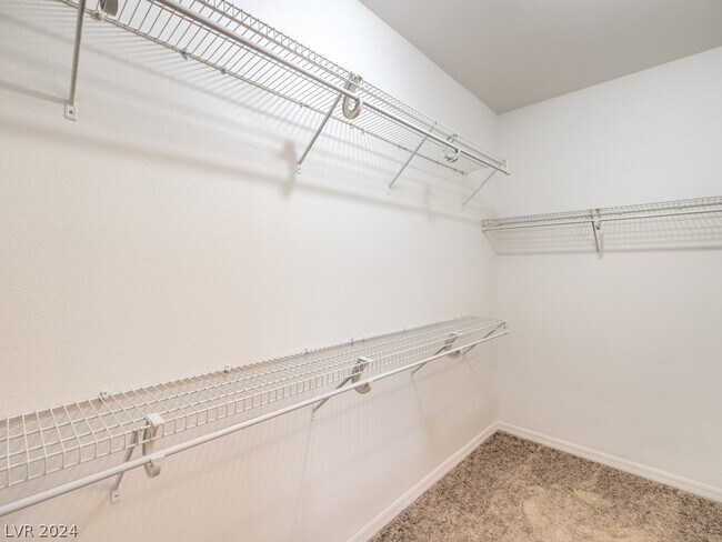Foto del edificio - 2664 GRAND FORKS Rd