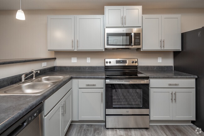 2BR, 1.5BA - 1,050SF - Kitchen - 2 bed 2 bath Newly Renovated Townhome!
