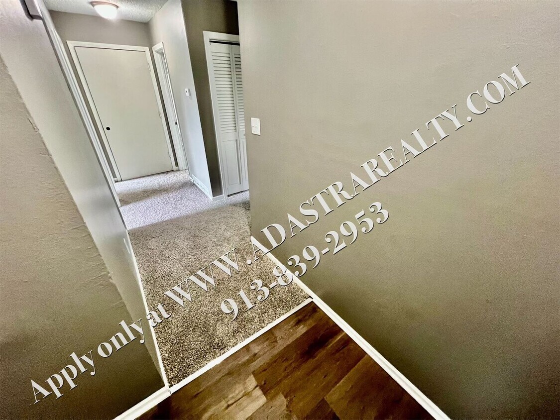 Foto principal - 1310 E 123rd Terrace