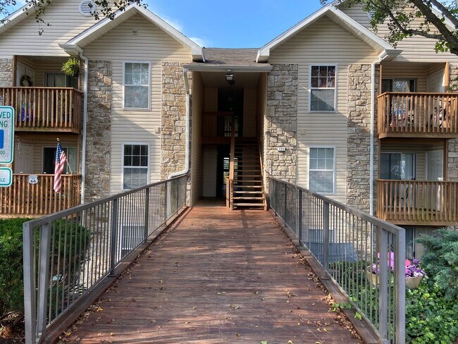 Foto del edificio - Condominium in FoxPointe