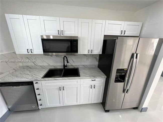 Building Photo - 2441 NW 32nd St