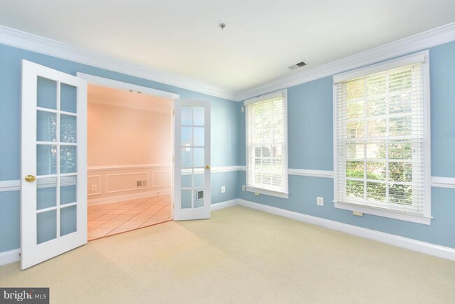 Building Photo - 1214 Roundhouse Ln