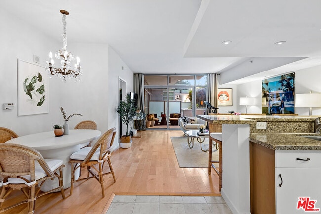 Building Photo - 13700 Marina Pointe Dr