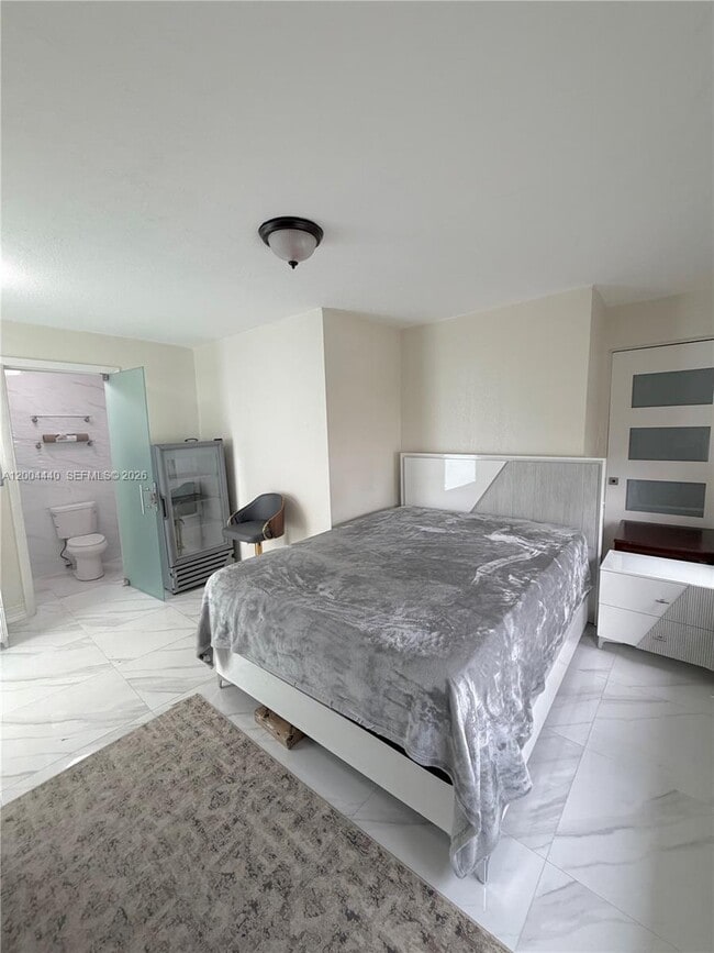 Foto del edificio - 5801 NW 113th Terrace