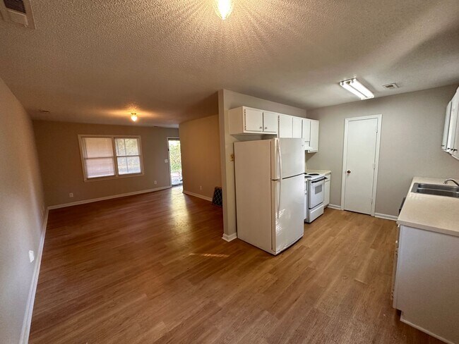 Building Photo - 117 Horn Drive