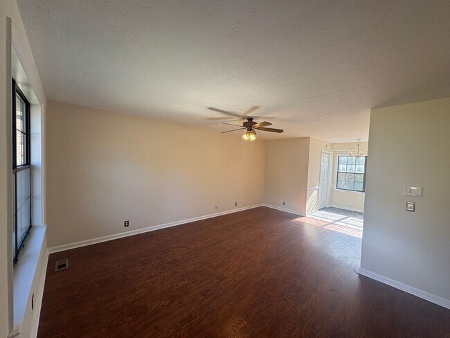 Foto del edificio - 1444 Rice Hill Cir