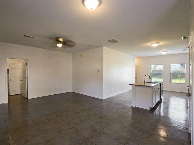 Foto del edificio - Built in 2019. 4 beds, 2.5 bath home with easy access to 51 and 385.