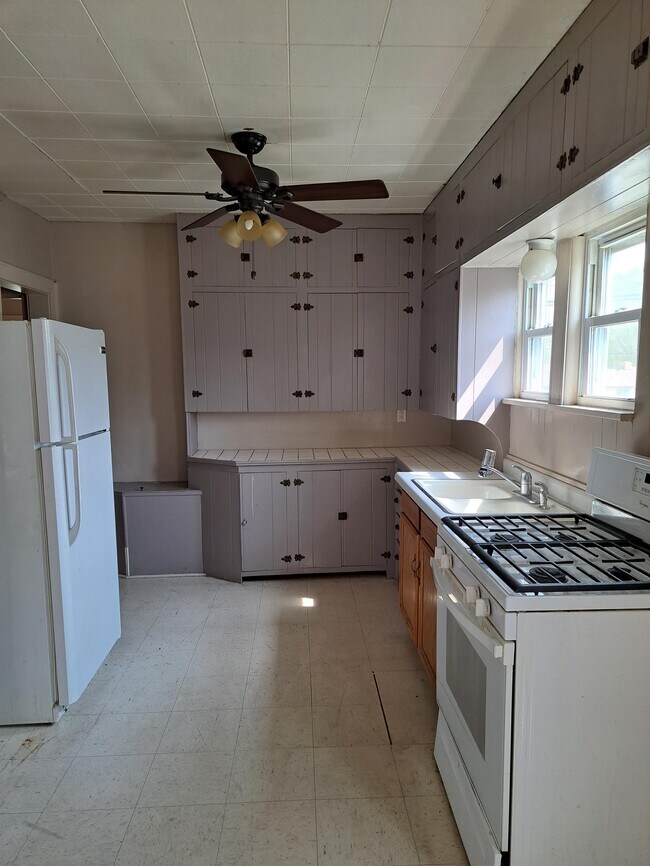 Building Photo - 2271 W Galena Ave