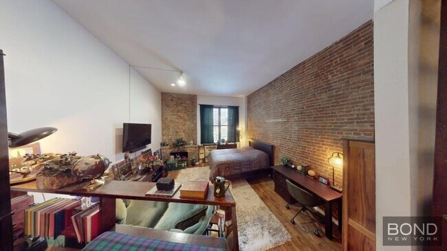 Building Photo - 0 bedroom in Manhattan NY 10024