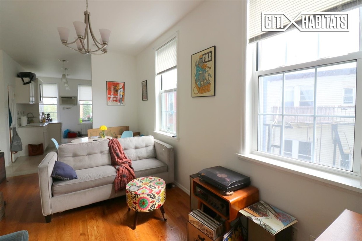 Primary Photo - 75 Engert Ave