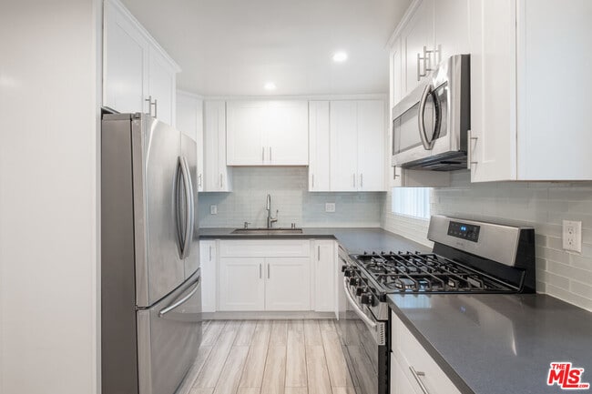 Building Photo - 1024 Maple St