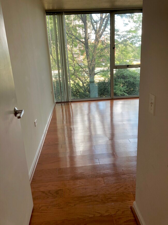 Foto del edificio - 3120 S Indiana Ave