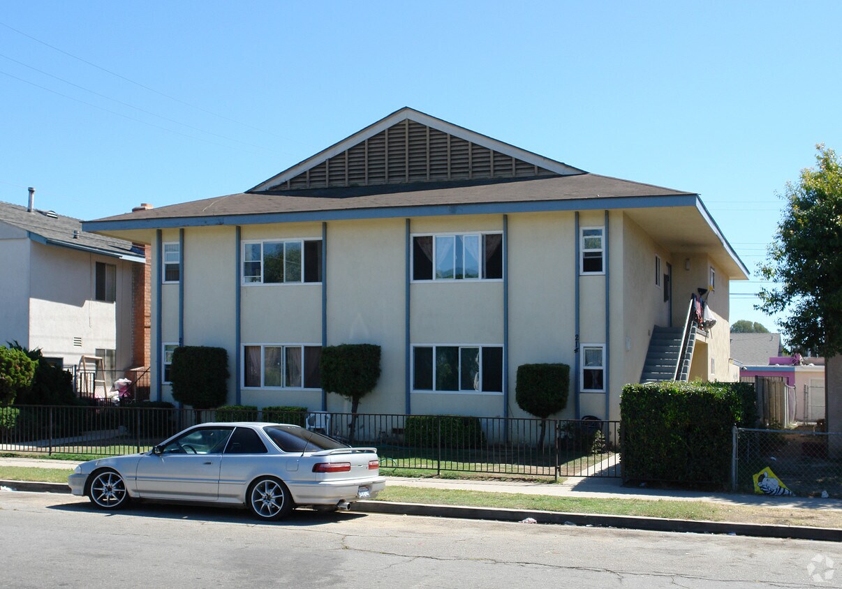 Primary Photo - 214 Canterbury Way