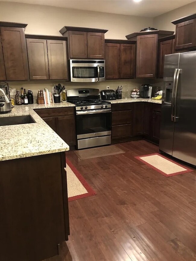 Photo - 350 Clark Dr (Coralville, IA) Townhome