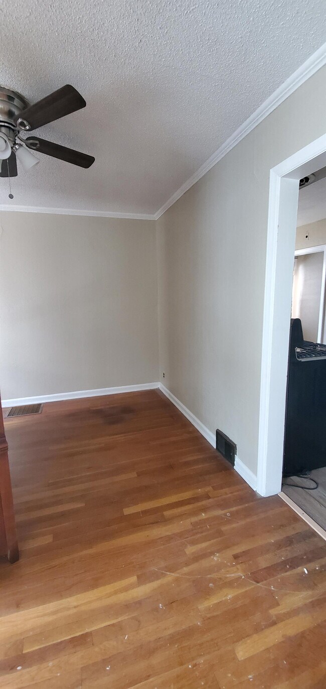 Foto del edificio - 6233 Agnes Ave