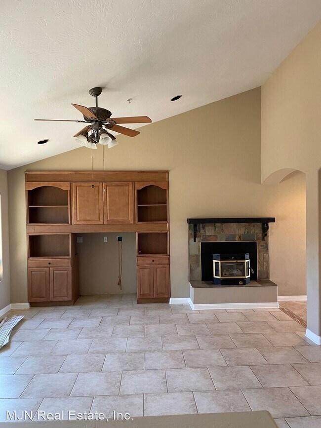 Foto del edificio - 3 br, 2 bath House - 16505 Wikiup Road