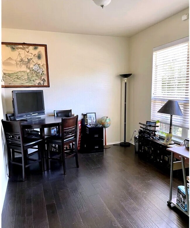 Building Photo - 3006 Pinecrest Dr