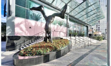 Building Photo - 1451 Brickell Ave