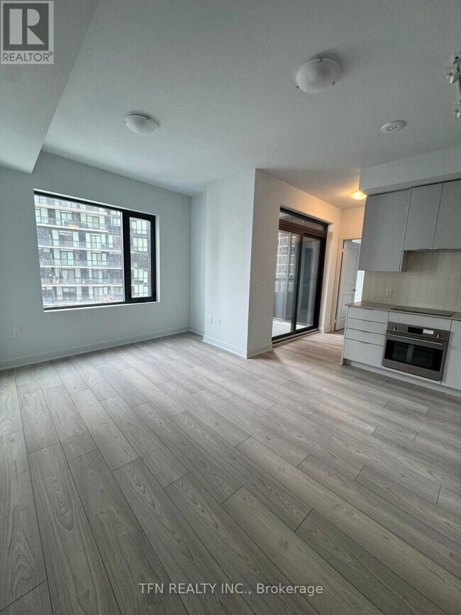 Photo du bâtiment - 2920 Hwy 7